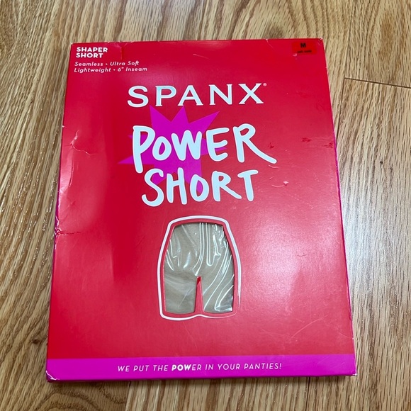 NIB! Spanx medium soft nude seamless shaper shorts. - Picture 1 of 4